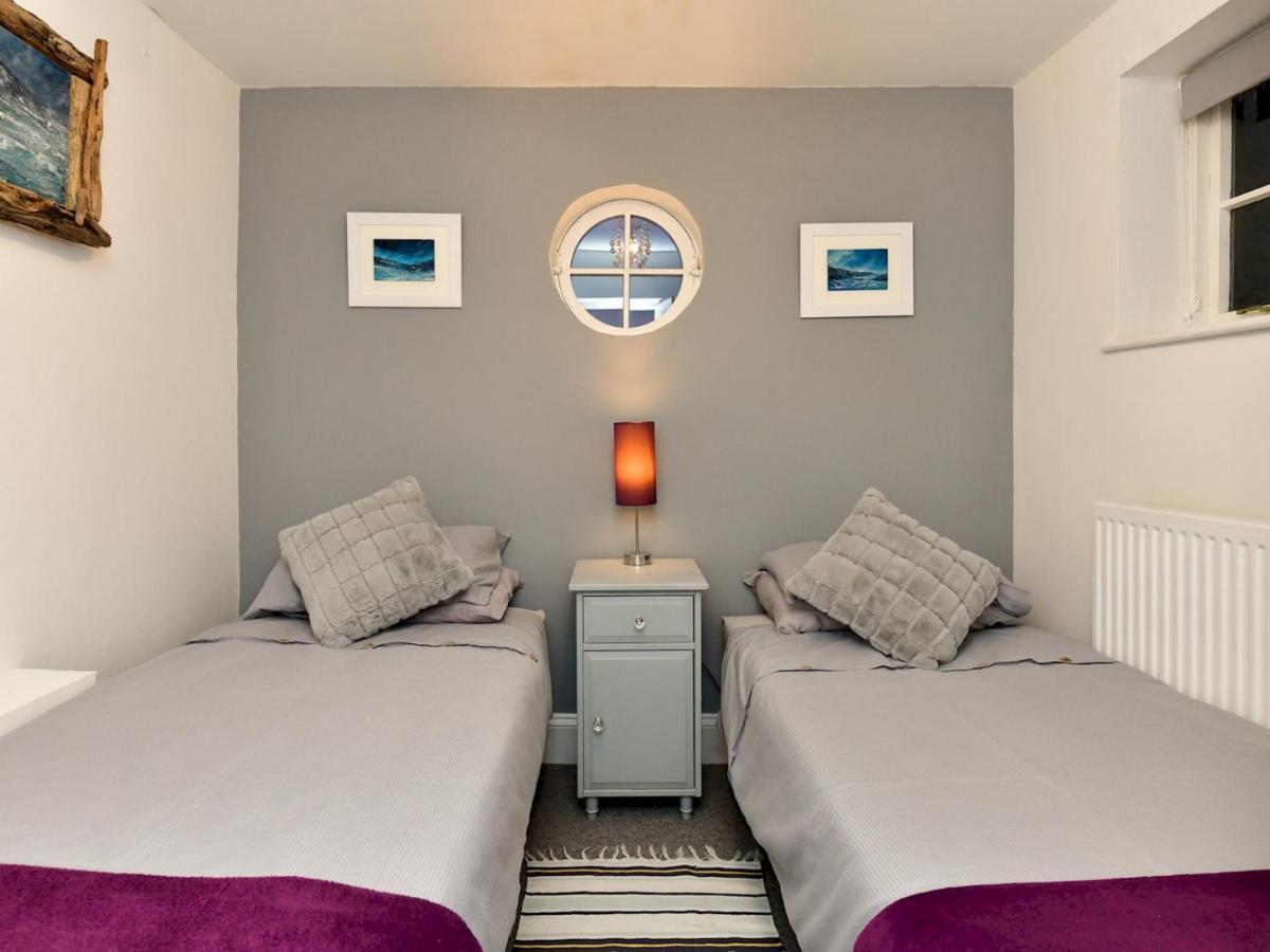 Holiday home Pass The Keys Charming Fisherman's With Stunning Sea Views *